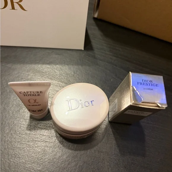 Dior pouch and a 3 exclusive miniatures - Picture 6 of 15